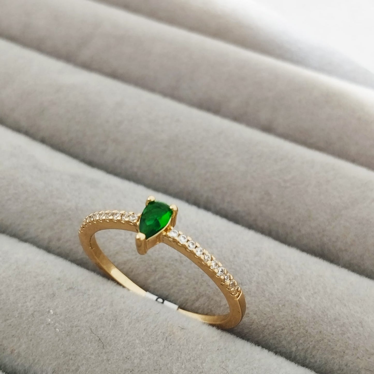 Anillo Solitario Con Circon Verde y Blanco T8 ID: 351