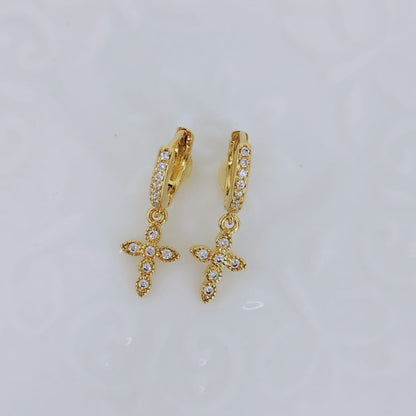 Candonga Con Cruz y Circon Blanco 2.1cm