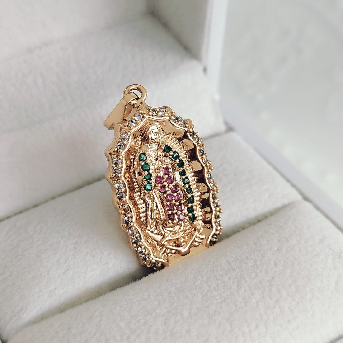 Dije Virgen Guadalupe Maciza Circ󮠄e Colores