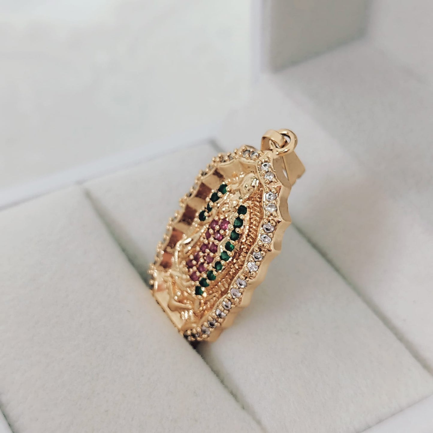 Dije Virgen Guadalupe Maciza Circ󮠄e Colores