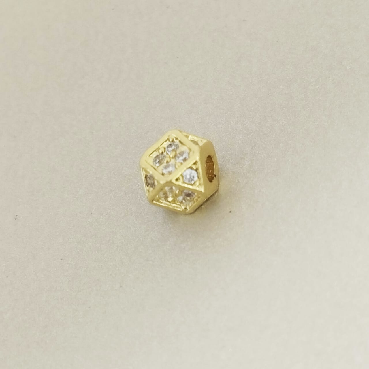 Herraje Bola De Fuego Rombo Con Circones blancos, 6mm