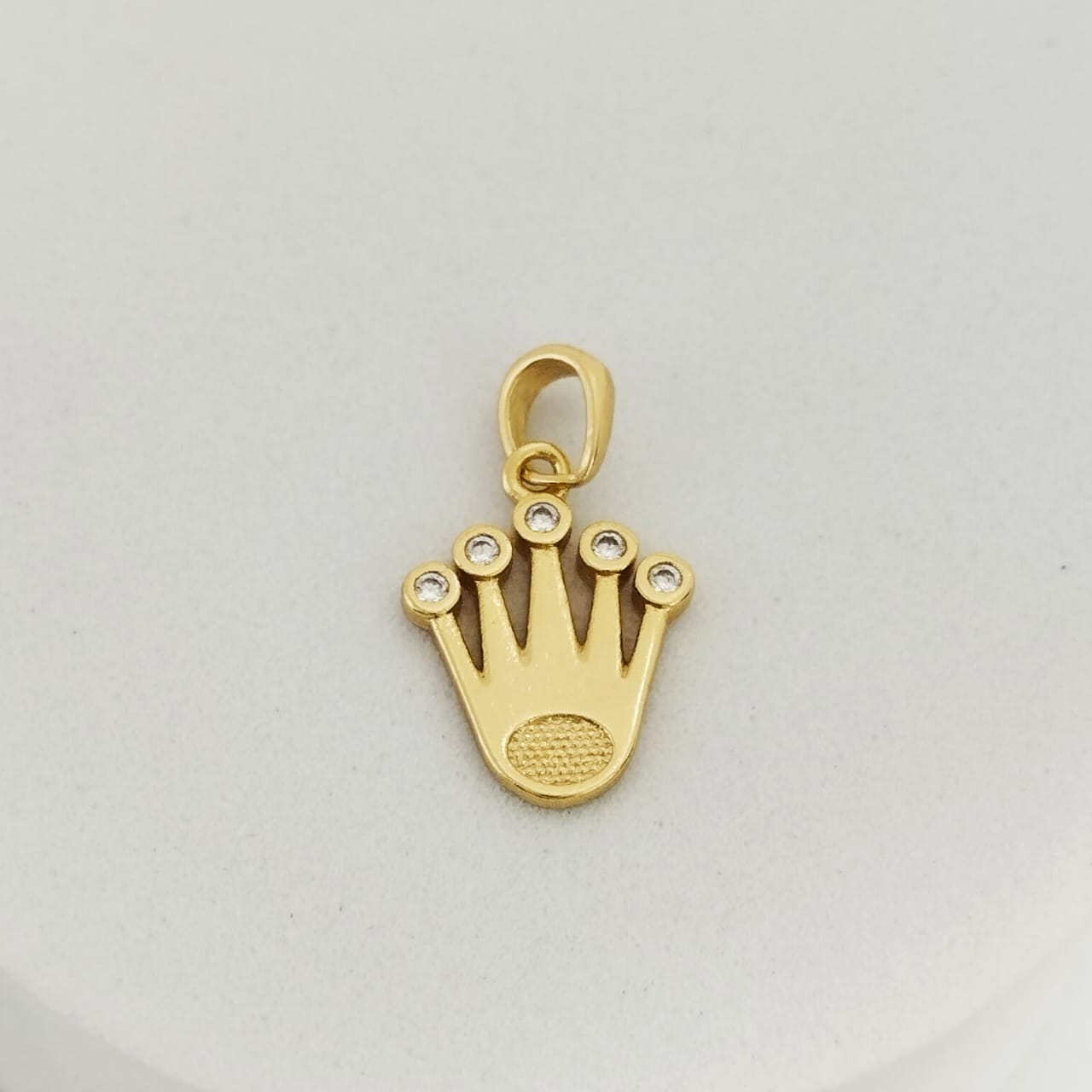 Dije Corona RX Con Circones Blancos 1.7cm