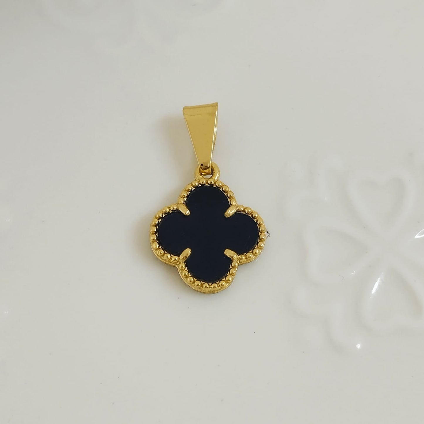 Dije Trebol Piedra Negro 2cm