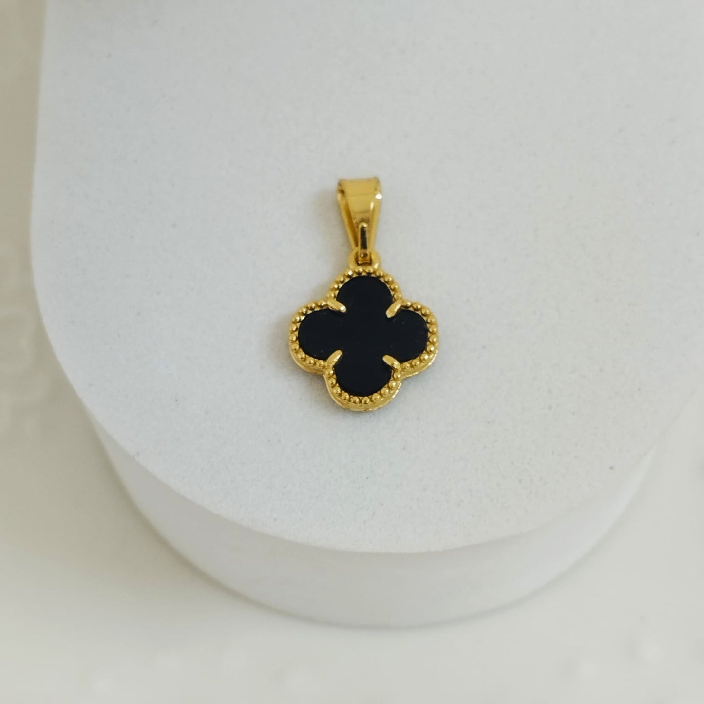 Dije Trebol Piedra Negro 2cm