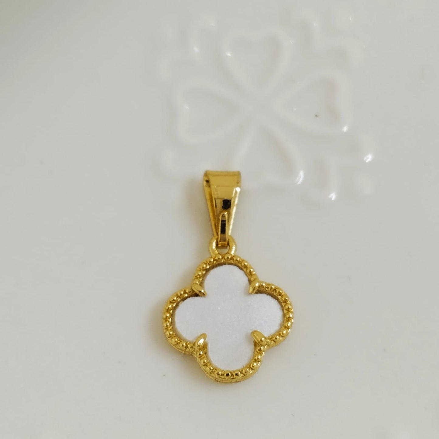 Dije Trebol Piedra Nacar 2cm