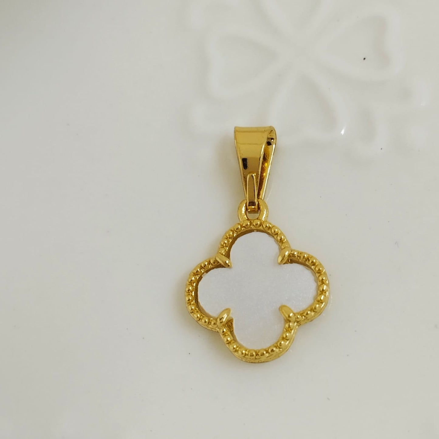 Dije Trebol Piedra Nacar 2cm