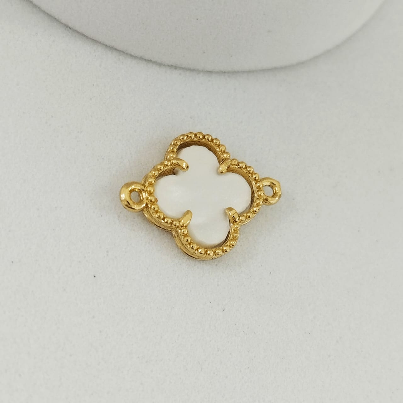 Herraje Trebol Piedra Nacar 1.5cm