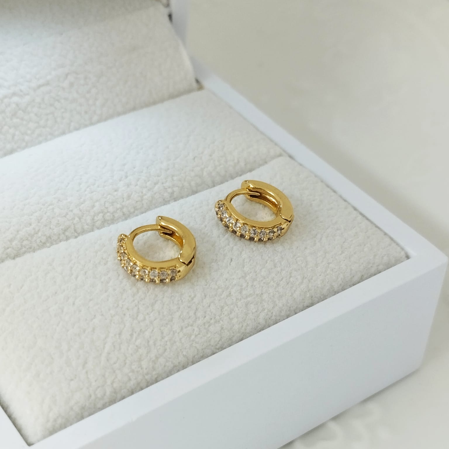 Candonga Con Circones Blancos 1cm ID: 174