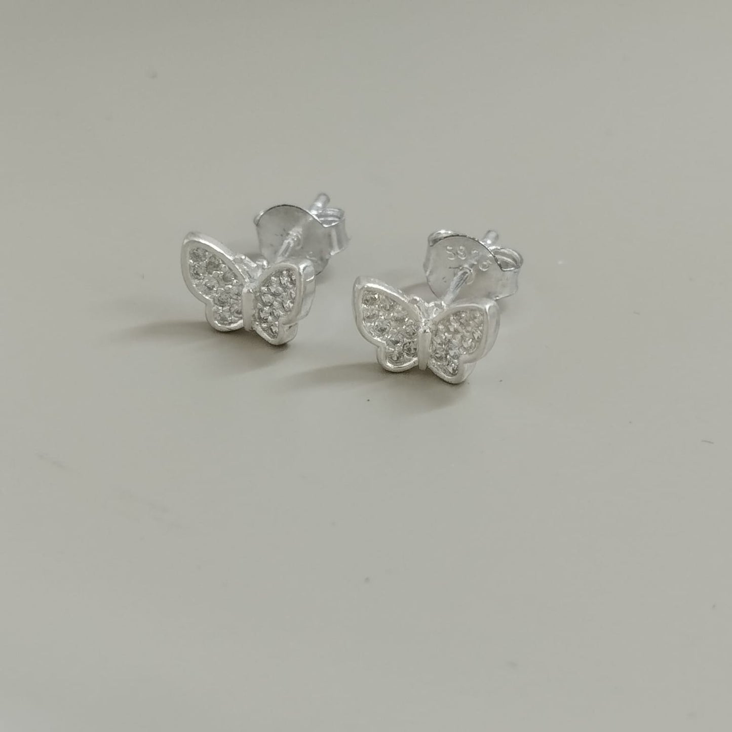 TOPO MARIPOSA BLANCO 1CM DE PLATA LEY 925 ID: 306