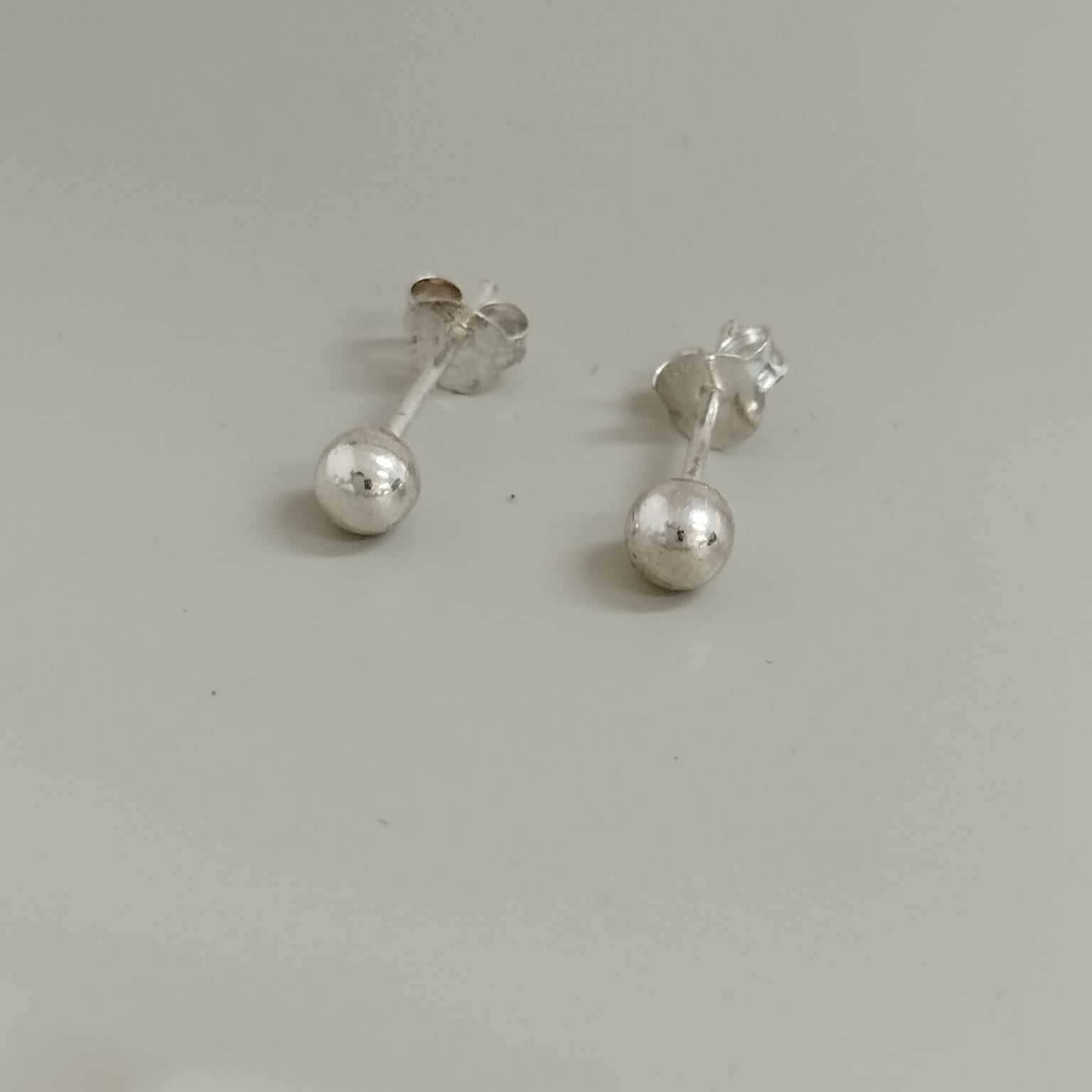 TOPO BALIN 4MM DE PLATA LEY 925 ID: 296