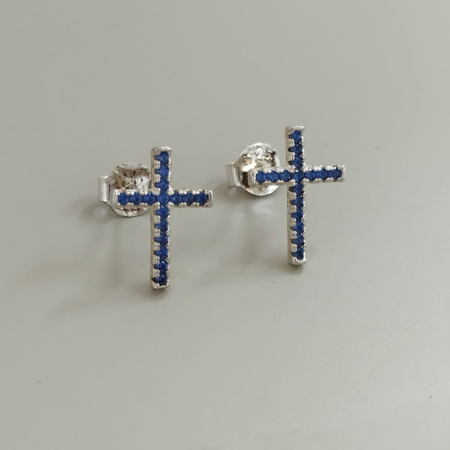 TOPO CRUZ CIRCON AZUL 1.2CM DE PLATA LEY 925 ID: 304