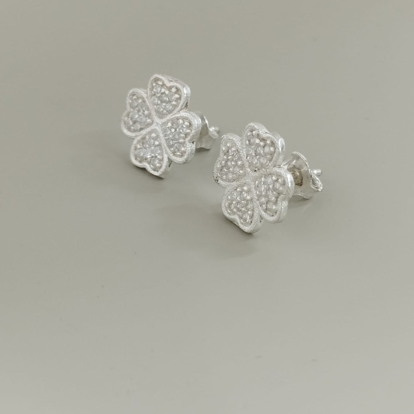 TOPO TREBOL CIRCON 1.2CM DE PLATA LEY 925 ID: 301