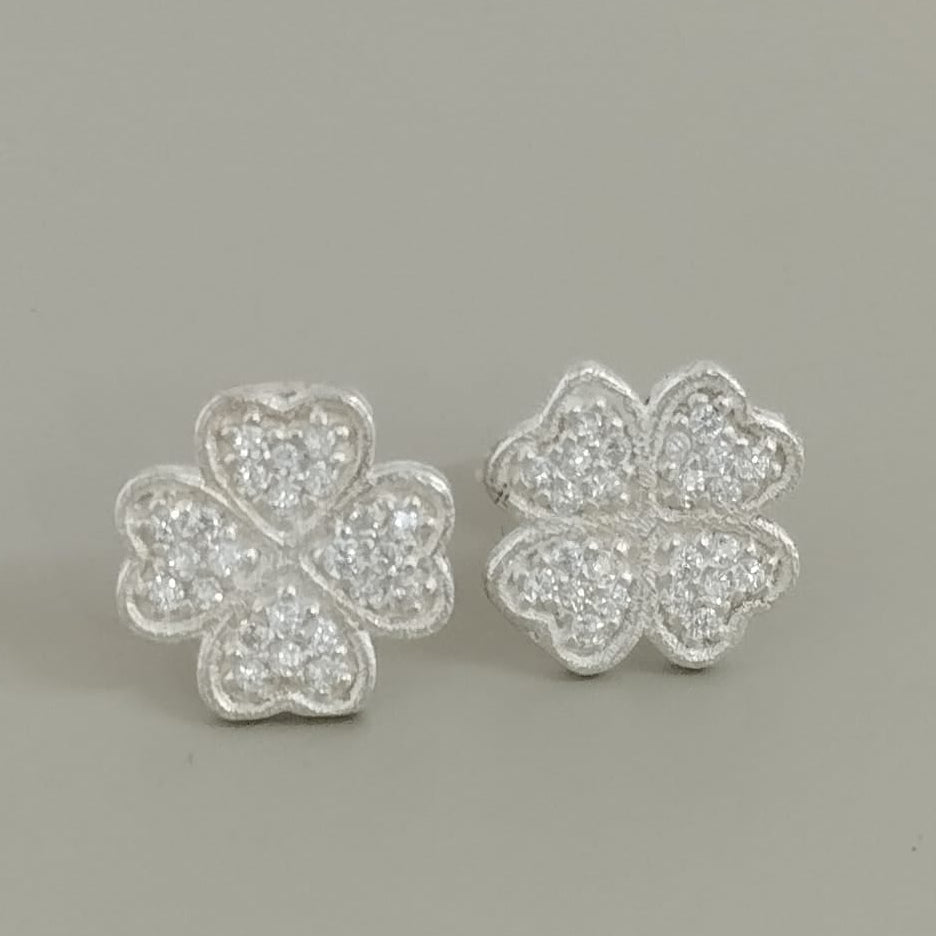 TOPO TREBOL CIRCON 1.2CM DE PLATA LEY 925 ID: 301