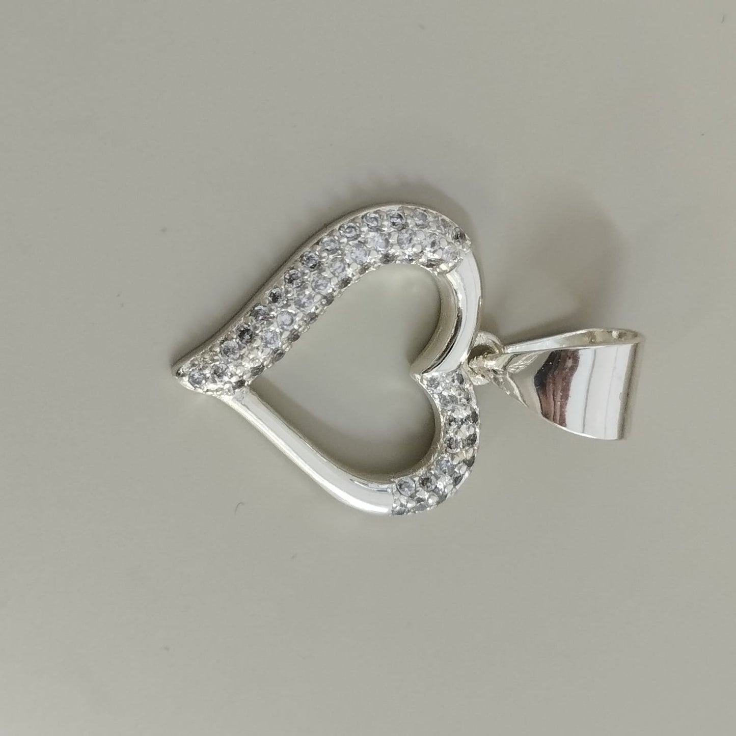 DIJE CORAZON SILUETA CIRCONES 2.5CM DE PLATA LEY 925 ID: 287