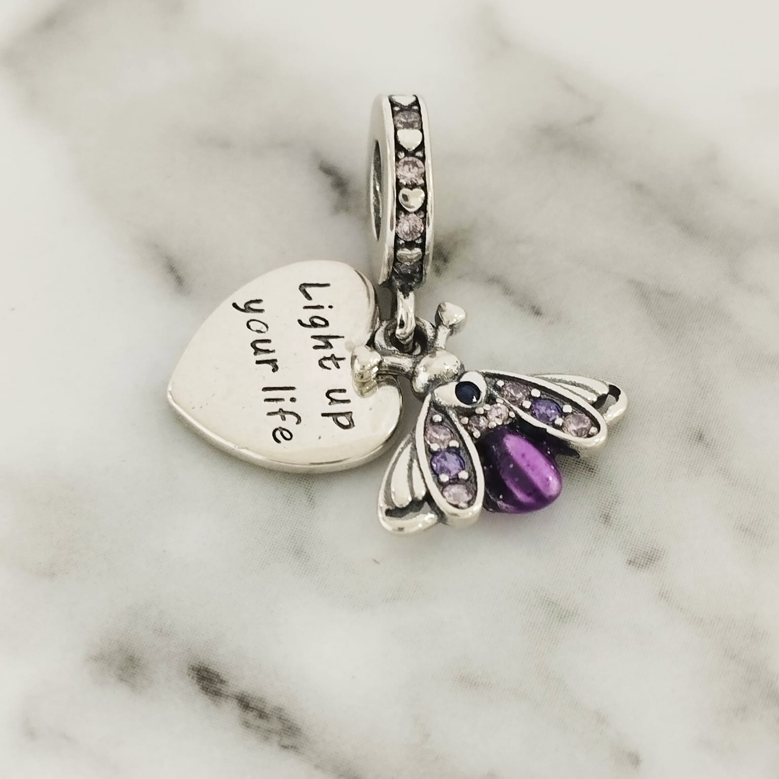 Charms Avispa Cola Morada y Corazón C/U 1.2cm Plata 925 ID: 316