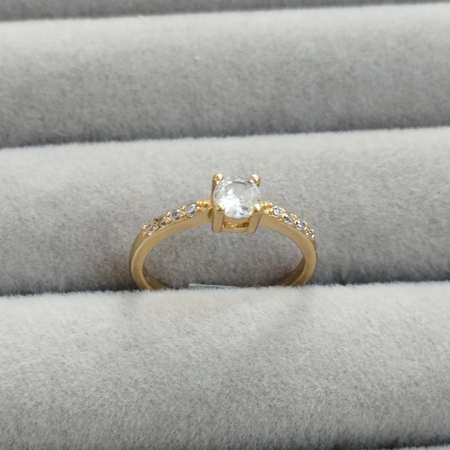 Anillo Solitario Con Circon Blanco T4 ID: 350