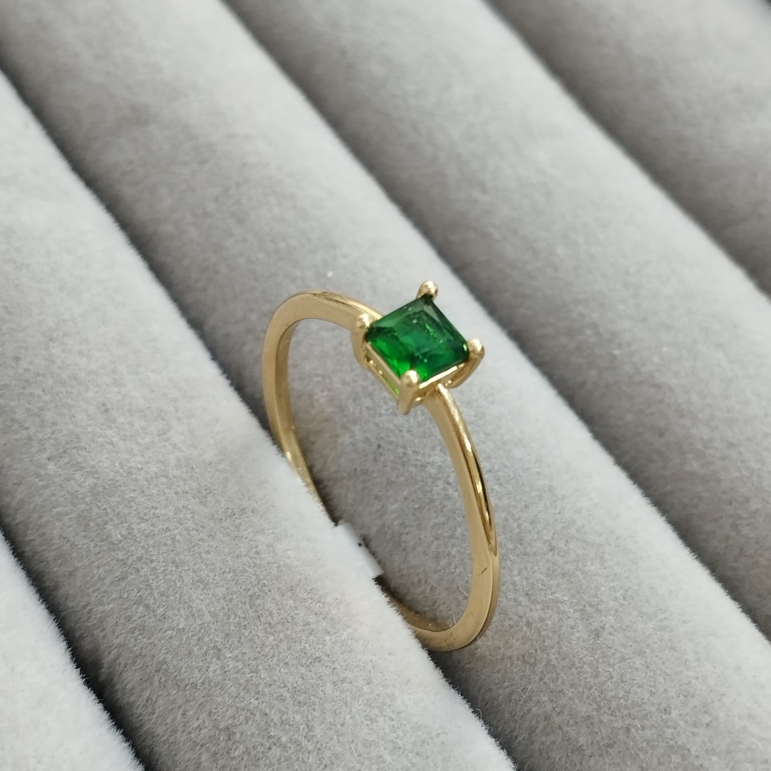 Anillo Solitario Con Circón Verde T7 ID: 355