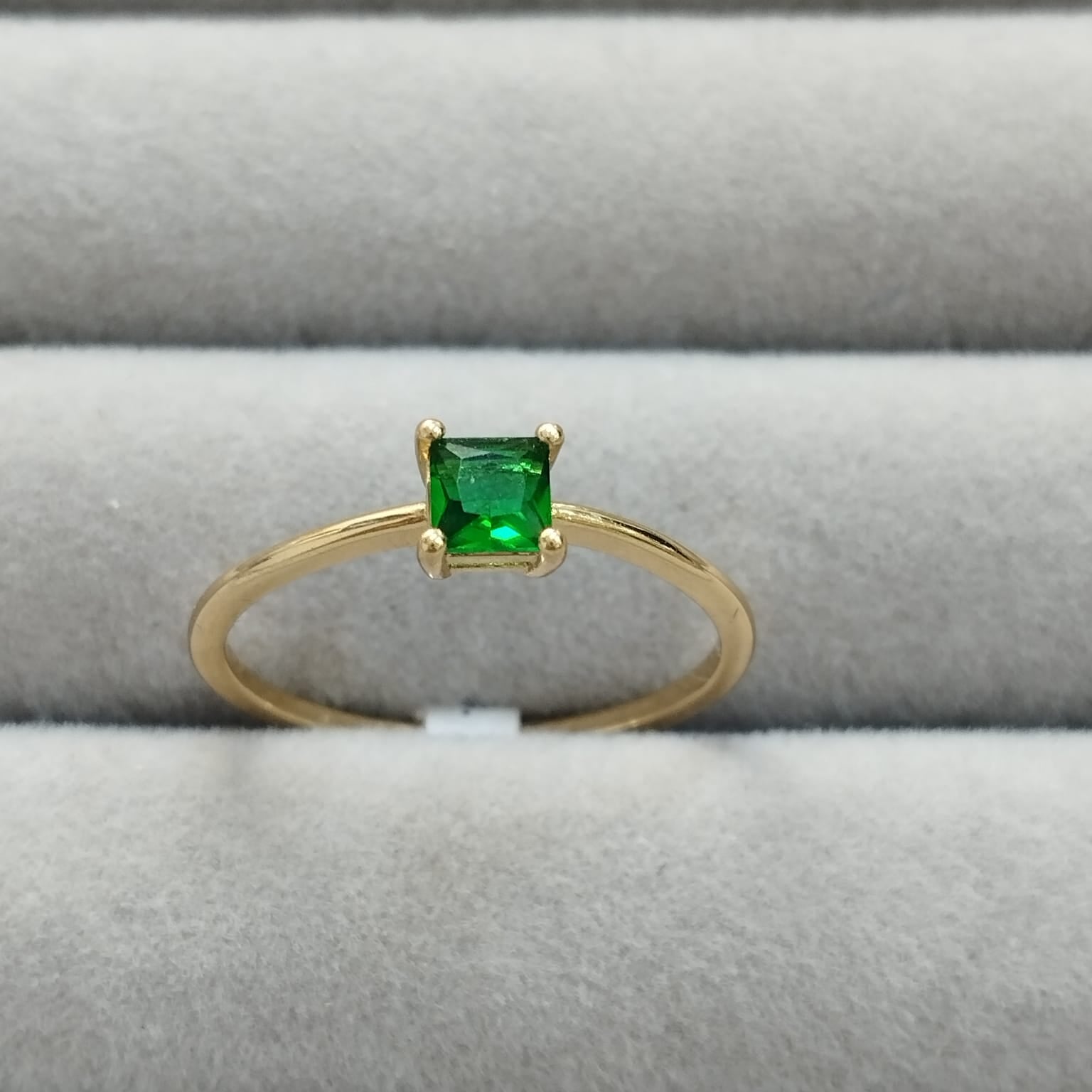 Anillo Solitario Con Circón Verde T7 ID: 355