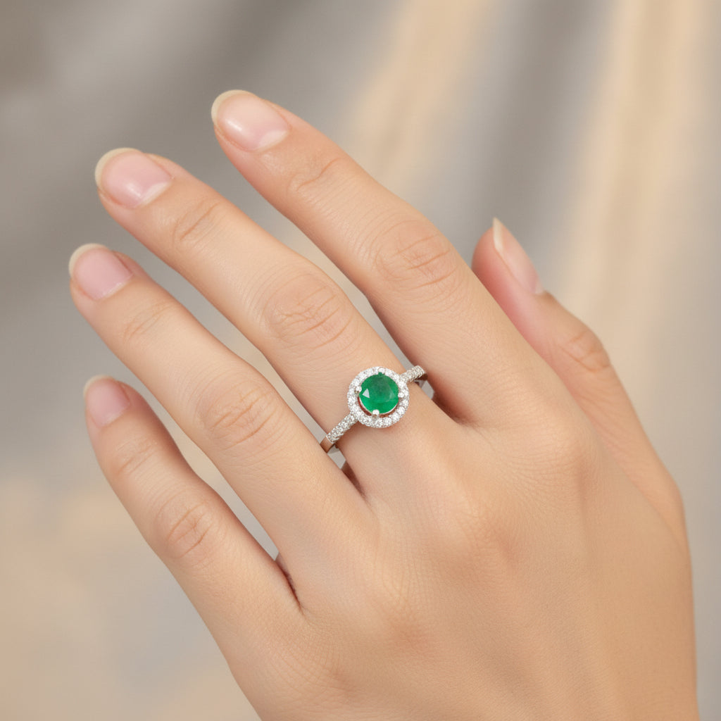 Anillo Esmeralda 6.5mm Redonda y Circón Blanco T4 1/2 ID: 517