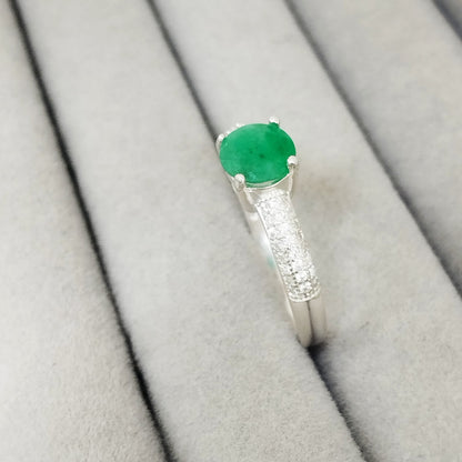 Anillo Esmeralda 6.5mm Redonda y Circon Blanco T7 ID: 514
