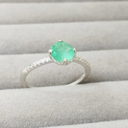 Anillo Esmeralda 6mm Redonda y Circon Blanco T8 Plata 925 ID: 516