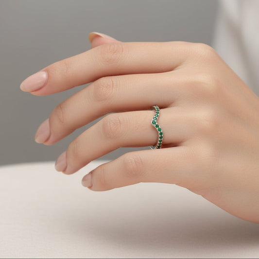 ANILLO V ESMERALDA T6 ID: 263